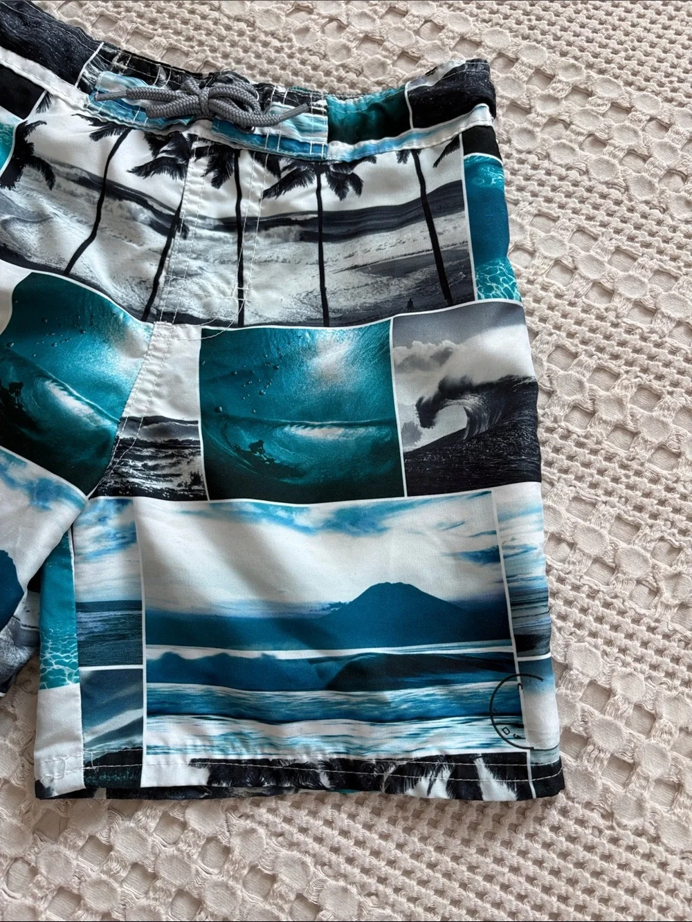 Boy’s Body Glove Teal Black White Photo-Print Surfer Swim Trunks 7